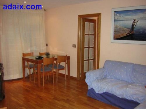 ZONA: MORERA. Parket roble amplio cuarto de baño con bañera