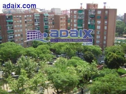 ZONA: LLOREDA. Todo reformado parket roble calefacciOn lavadero finca con