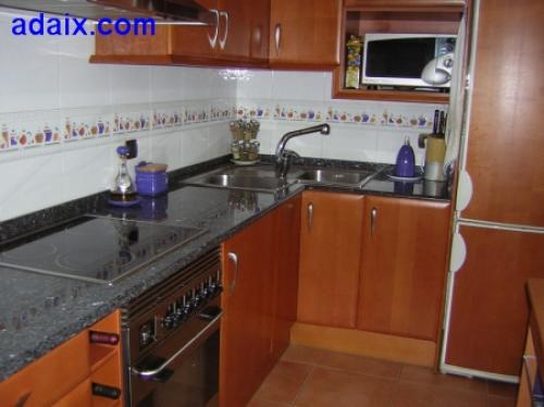 ZONA: PARQUE EUROPA. Cerezo altillos de carga calefacciOn A.A. balcOn