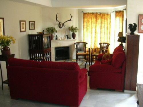 Alquiler de chalet adosado en Urb. Las Redes de El