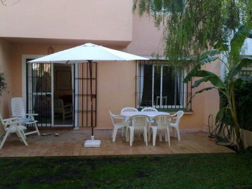 El Manantial a 100 metros de la playa. Unifamiliar amueblada