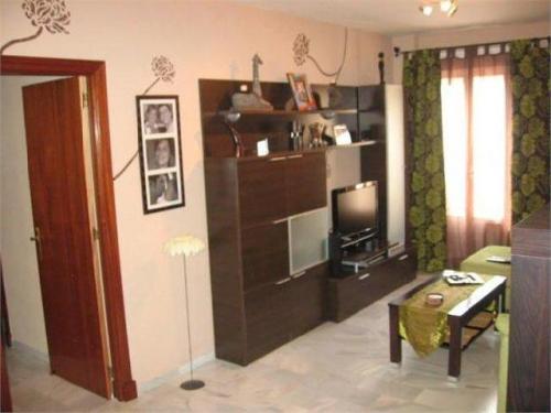 Piso seminuevo. Menos de 5 años de construcciOn. Suelos de