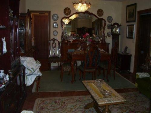 AMPLIO. LUMINOSO 2 BAñOS COMPLETOS. TERRAZA. ASCENSOR. TOTALMENTE AMUEBLADO. PZ.