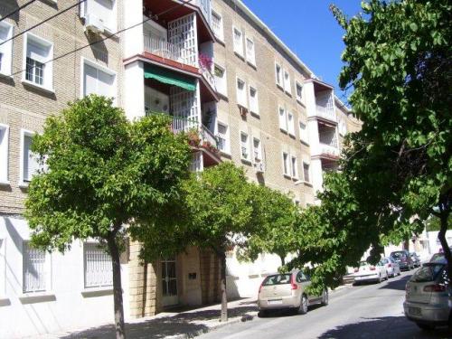 APARTAMENTO TOTALMENTE AMUEBLADO LAVADERO CERCA DE LA ESTACION DE TRENES