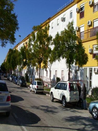 COQUETO PISO EN ZONA SUR. ZONA TRANQUILA Y SEGURA. PZ.