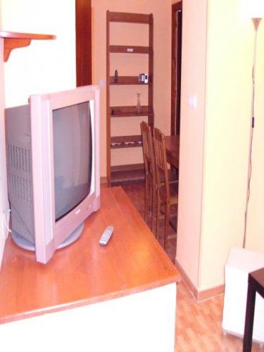 MARAVILLOSO PISO EN EL CENTRO. BAñO CON PLACA DE DUCHA.