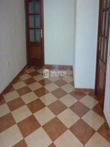 Amplia piso muy cerca del hospital 4 dormitorios cocina amueblada