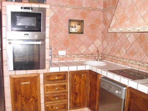 PRECIOSA UNIFAMILIAR ADOSADA BAñO ASEO 2 PATIOS TOTALMENTE REFORMADA INMEJORA