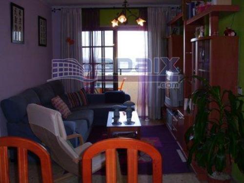 AMPLIO PISO 2 BAñOS COMPLETOS COCINA AMUEBLADA LAVADERO TERRAZA TRASTERO