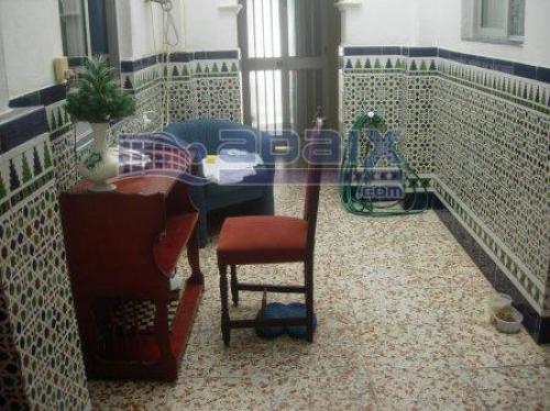 AMPLIA CASA DE 2 PLANTAS DOS PATIOS UNO DE ELLOS