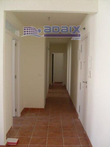 Piso a estrenar en urbanizacion cerrada con piscina. Consta de