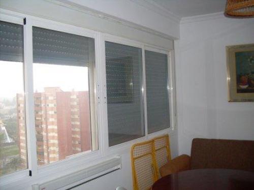 Piso en San Joaquin muy luminoso. Consta de salOn -