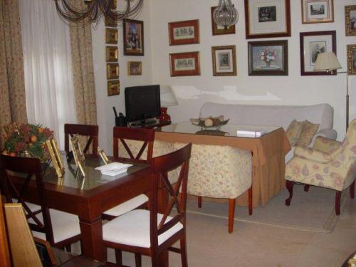 AMPLIO PISO DE 110 MTS. uTILES. 2 BAñOS COMPLETOS UNO