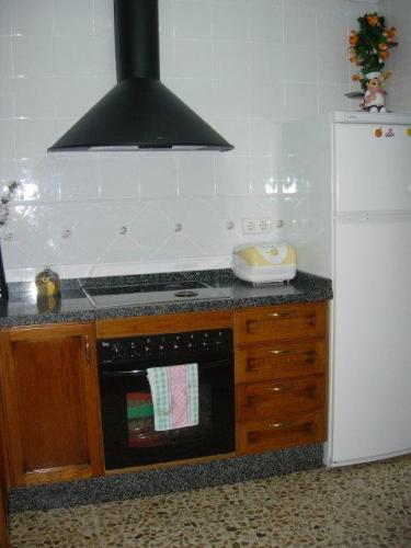 PRECIOSA UNIFAMILIAR COCINA AMUEBLADA BAñO ASEO PATIO INTERIOR TRASTERO TOTAL