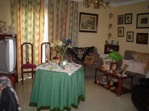 Piso de 3 dormitorios 2 baños completos salOn-comedor cocina amueblada