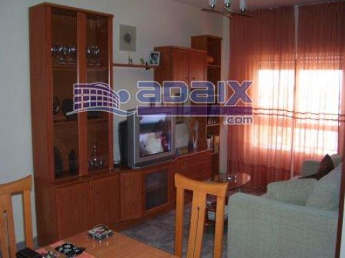 BONITO PISO COCINA AMUEBLADA LAVADERO A/A REFORMADO. PZ. DE APARCAMIENTO