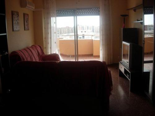 AMPLIO PISO EN URB. PRIVADA. 2 BAñOS COMPLETOS UNO DE