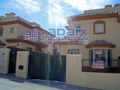 Vivienda unifamiliar PAREADA a estrenar de 3 dormitorios situado en