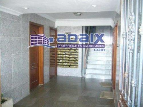 Piso totalmente reformado prOximo a la Plaza Madre de Dios.