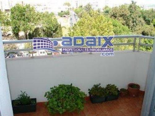 Piso de 3 dormitorios 2 baños en una zona con