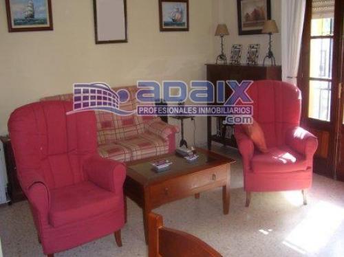 Piso totalmente amueblado 3 dormitorios baño 4 balcones a/c muy