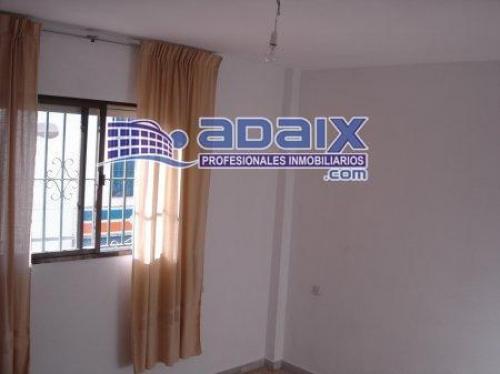 Piso en buen estado de 97m2 construidos. Es una primera