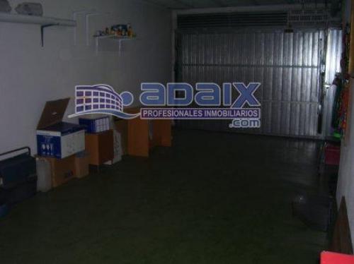 ESTUPENDA CASA DE 3 PLANTAS GARAJE CABINADO DE 40 METS.