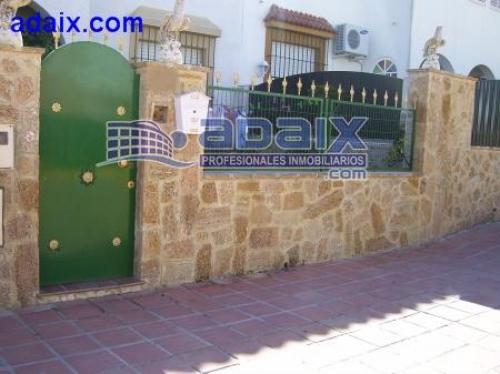 ESTUPENDA UNIFAMILIAR ADOSADA DE 2 PLANTS 150 MTS. HABITABLES. COCINA