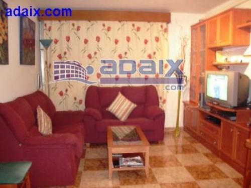 Precioso piso de tres dormitorios un salOn/comedor cocina y baño