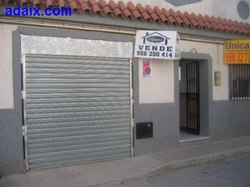 Casa independiente de reciente construcciOn en una de los barrios