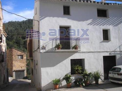Casa en Cirat. En la Comarca del L'Alt Palancia junto