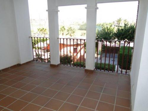 Piso en Motril Zona Playa Granadaurbanizacion con tres piscinas dos