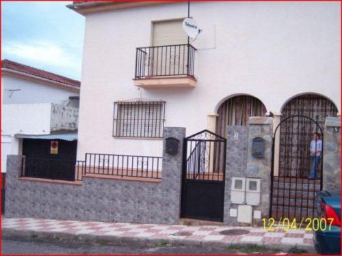 Casa en venta en Chimeneas (Granada). Casa pareada totalmente amueblada