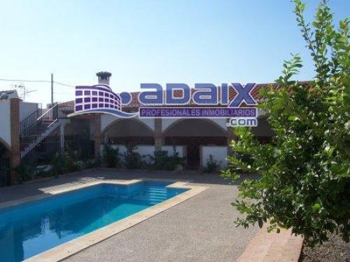 Chalet en Motril d 6 apartamentos de 57m 3.500m de