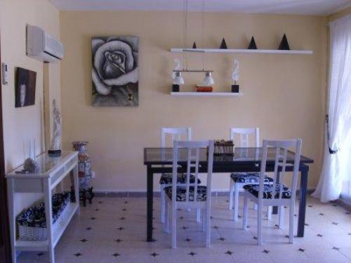 Duplex en Calvia ubicado en Cas Catala zona residencial. Consta