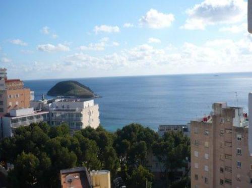 Apartamento en Calvia ubicado en Magaluf. Consta de 3 dormitorios
