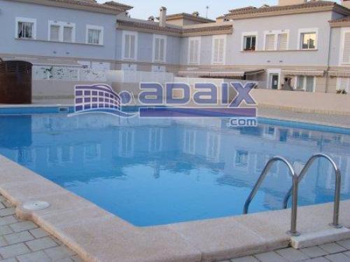 Estupenda planta baja en urbanizacion privada de 3 años de