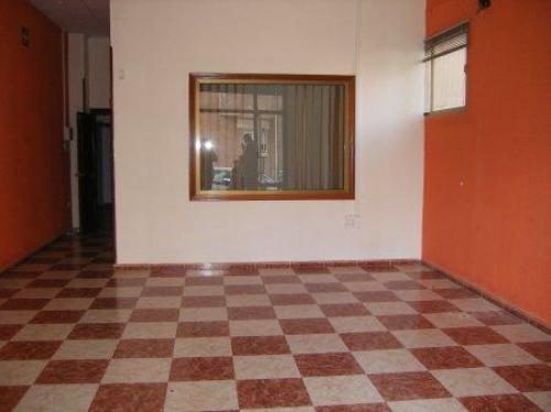 Magnifico Local Comercial .Totalmente Terminado. Cierre Automatico. Soler&ia