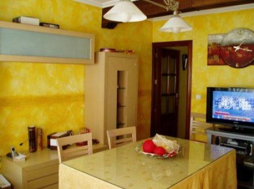 Magnifico Piso Totalmente Reformado. Cocina Amueblada. Soleria de Gres. Puer