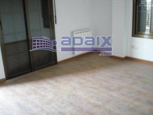 SE VENDE PISO DE 63 m2 TRES DORMITORIOS UN BAñO