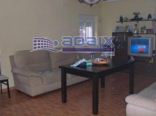 SE VENDE PISO DE 90 m2 CON TRES DORMITORIOS SALON