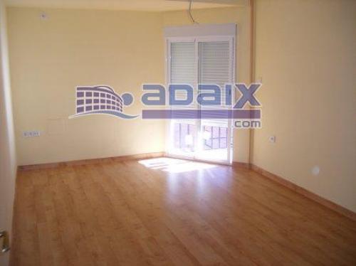 EXTRAORDINARIO PISO TOTALMENTE REFORMADO. INSTALACION DE ELECTRICIDAD Y FONTANER&Ia