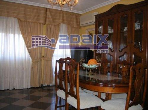 BONITO PISO EN MAGNIFICA ZONA DE LINARES. SOLERIA DE GRES