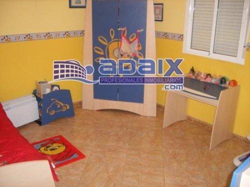 CASA UNIFAMILIAR DE 120 M2 TOTALMENTE REFORMADA. SUELO GRES. VENTANAS