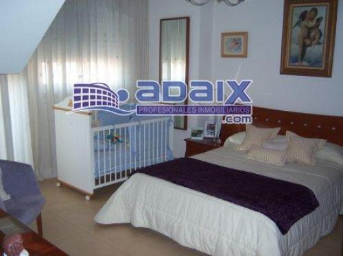 BONITO DUPLEX NUEVO DE 91 M2. SUELO GRES. MOLDURAS DE