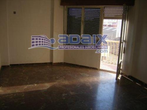 MAGNIFICO PISO DE 120 M2 EN EL CENTRO DE LINARES.