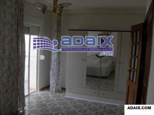 OPORTUNIDAD: PISO CENTRICO DE 84 M2. COCINA AMUEBLADA. VENTANAS DE