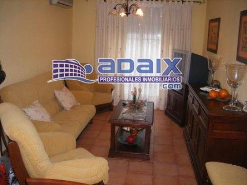 MAGNIFICA CASA EN ZONA TRANQUILA TOTALMENTE REFORMADA. PUERTAS NUEVAS. COCINA