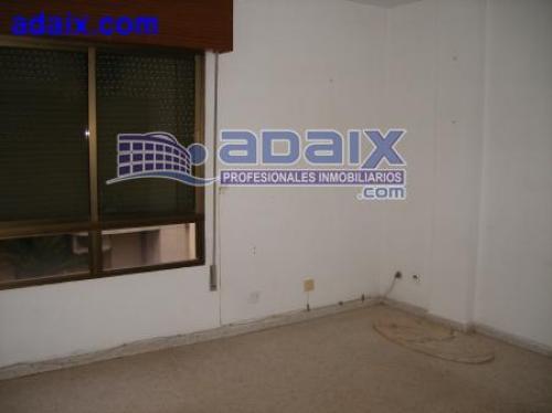 Piso 2 con ascensor. Zona Paseo de Linarejos. Soleria de