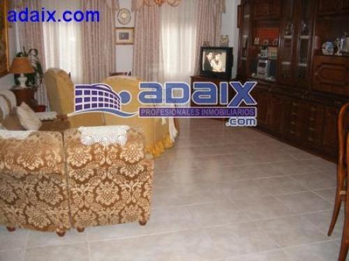 Casa Unifamiliar en Casco Antiguo. Buenas Calidades. Soleria de marmol.